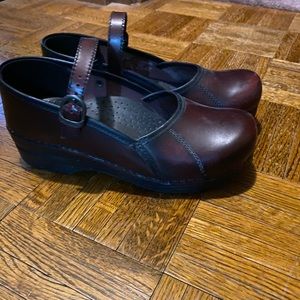 Mary Jane Dansko size 9